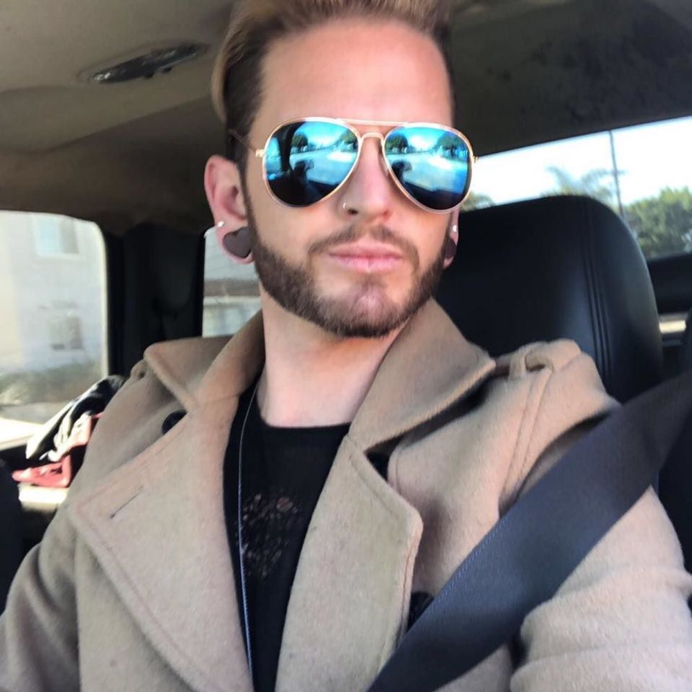 Meet your Posher, Cameron